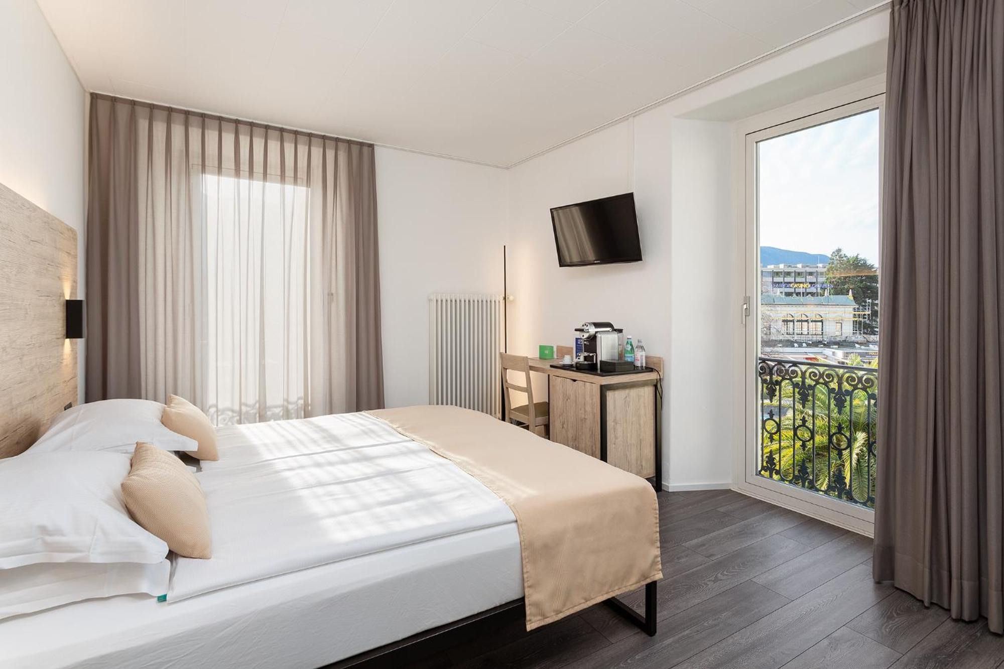 Hotel Du Lac Locarno Exteriör bild